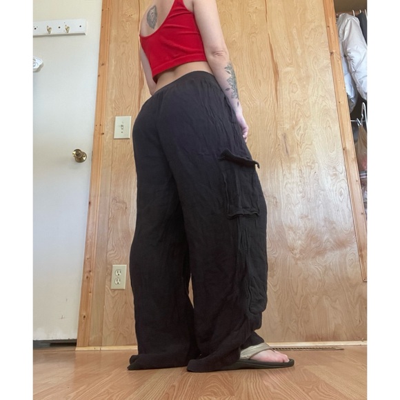 aerie Black Wide Leg Cargo Pants - Picture 2 of 4
